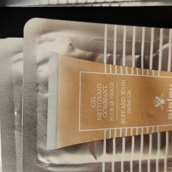 17 Sisley Paris samples - Picture 10 of 16